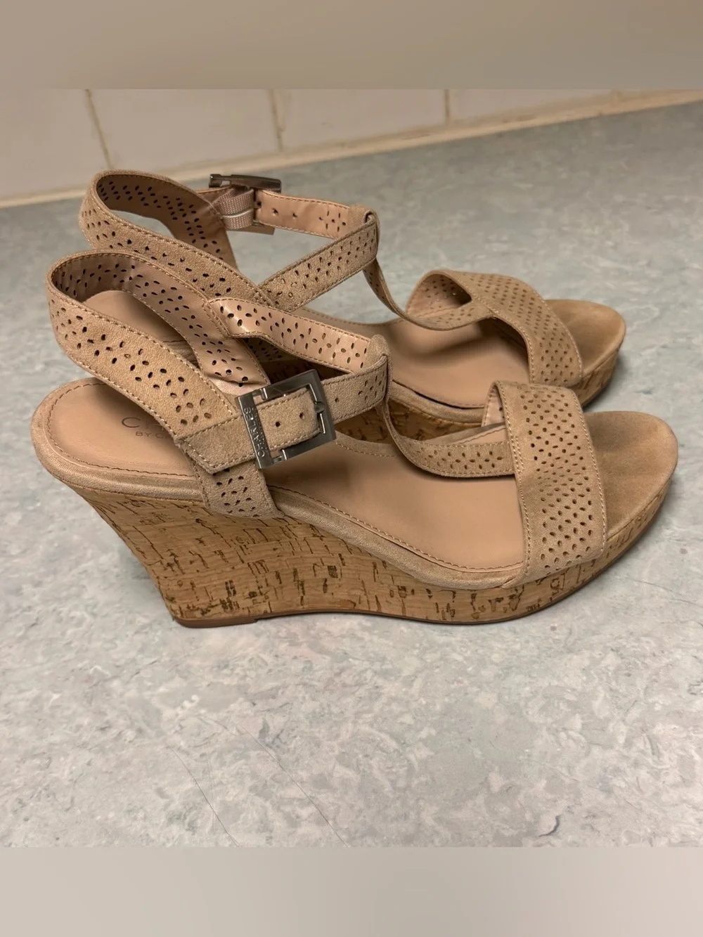 Charles David Women's Beige Suede 4.5” Wedge Sandals with Ankle Strap size 8